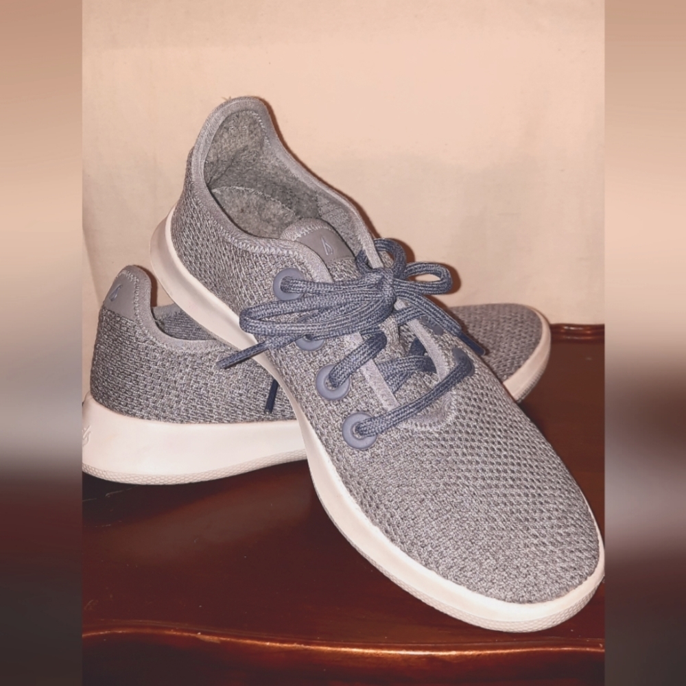 Allbird wool tennis shoes